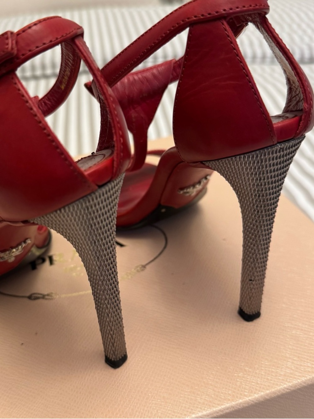 Prada Leather T-strap Sandals in Good condition - Picture 5 of 9